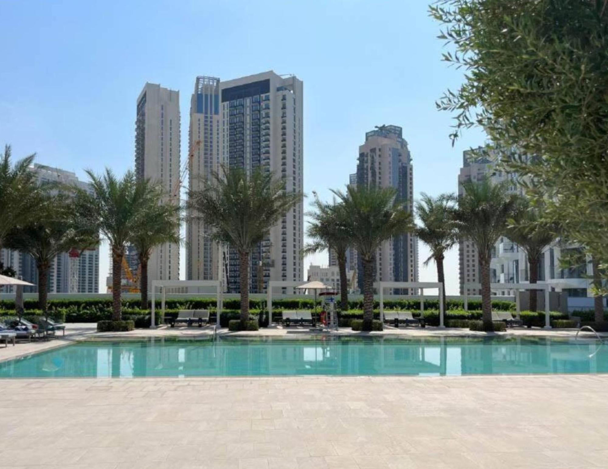 Apartment Burj Khalifa And Sea View, Bar, & Restaurant