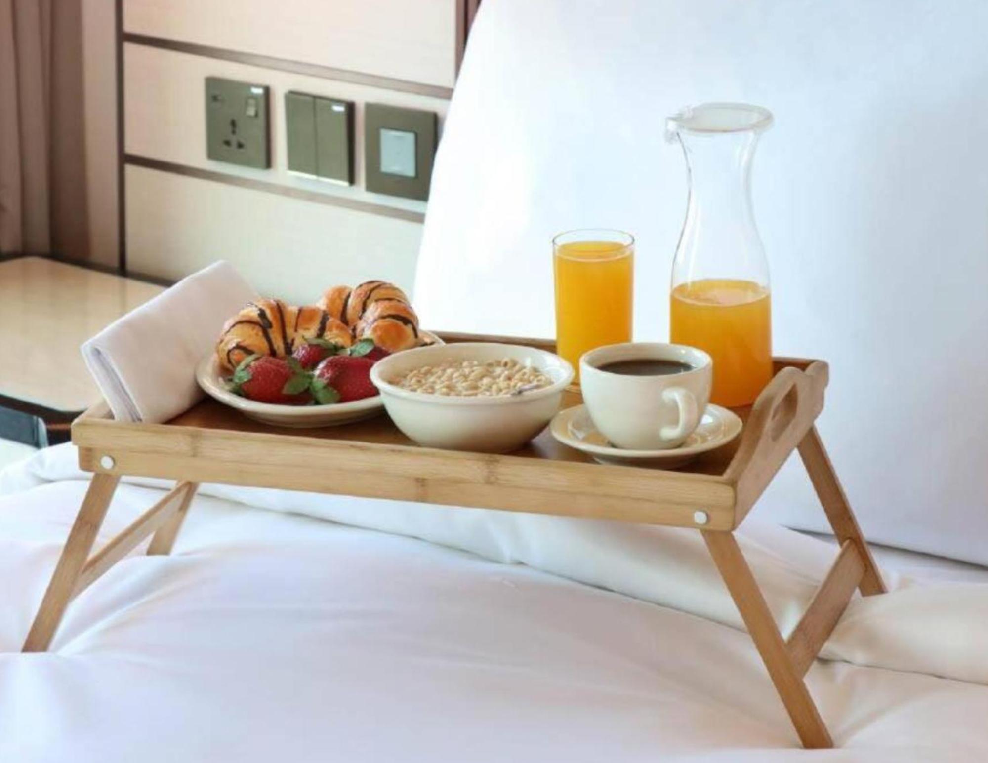 Burj Khalifa And Sea View, Bar, & Restaurant Apartment *