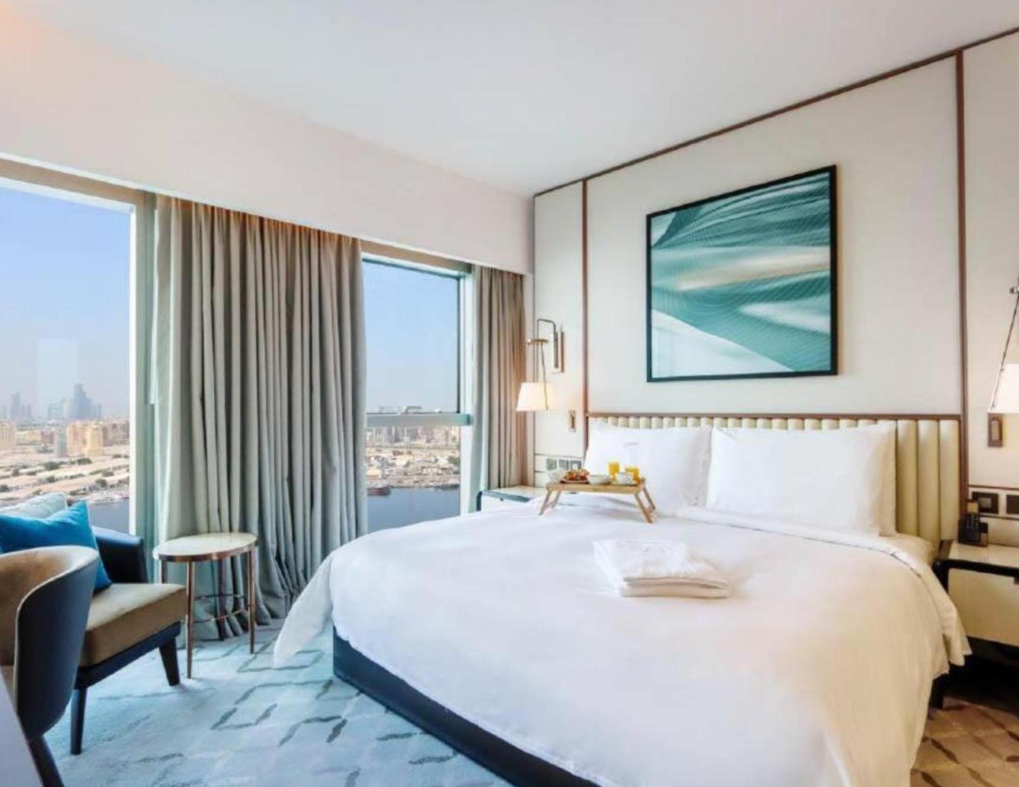 Burj Khalifa And Sea View, Bar, & Restaurant Apartment *