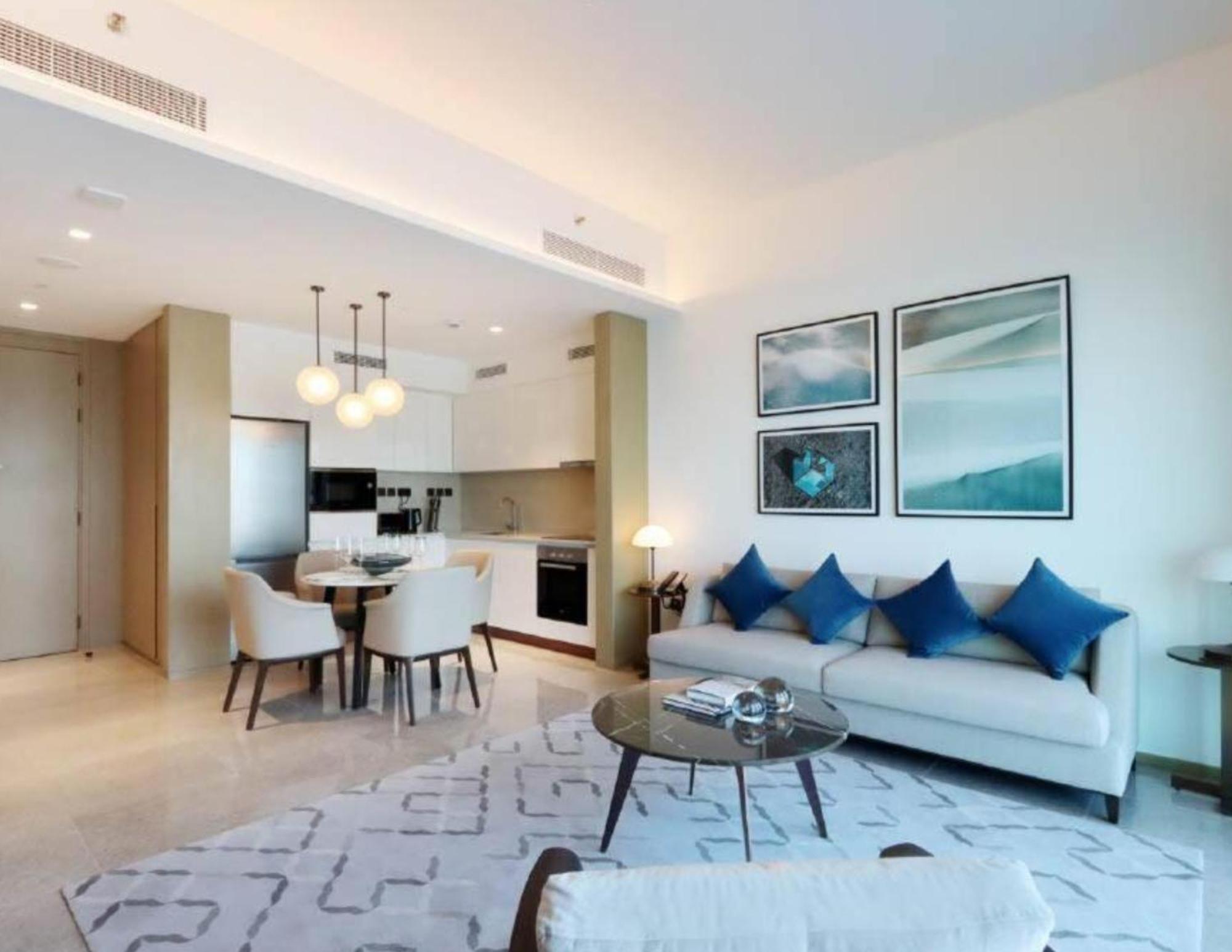Burj Khalifa And Sea View, Bar, & Restaurant Apartment *